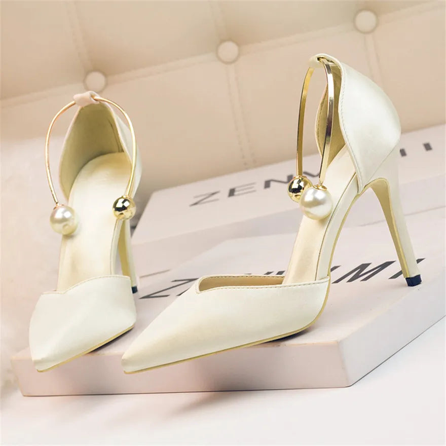 Perlata Arc Pumps