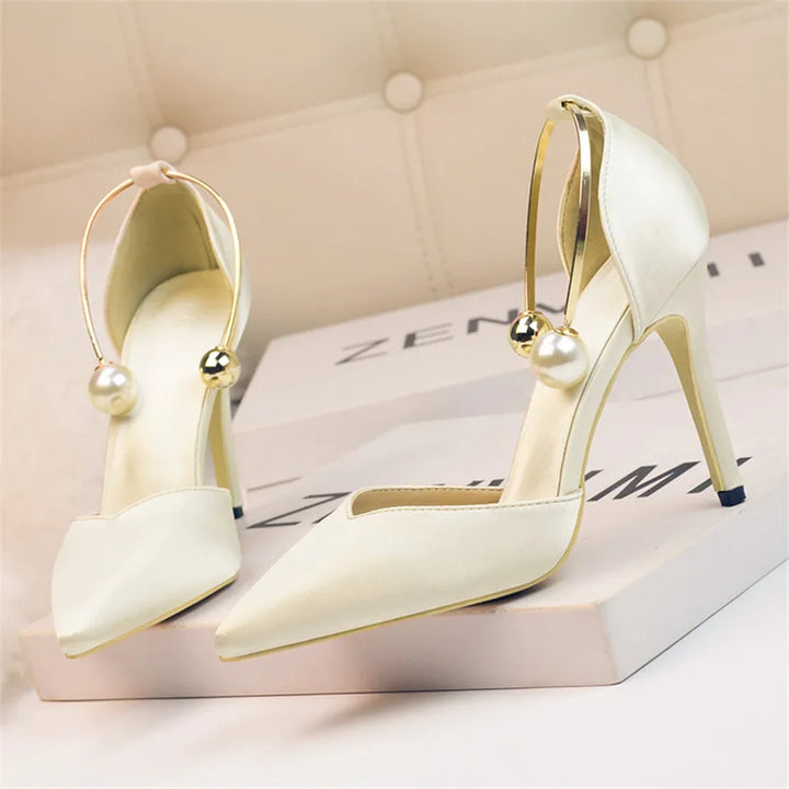 Perlata Arc Pumps