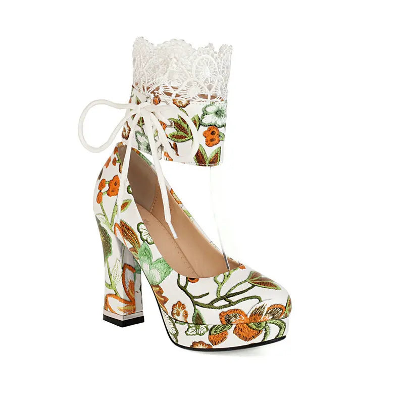 Giardina Floral Lace-Cuff Pumps