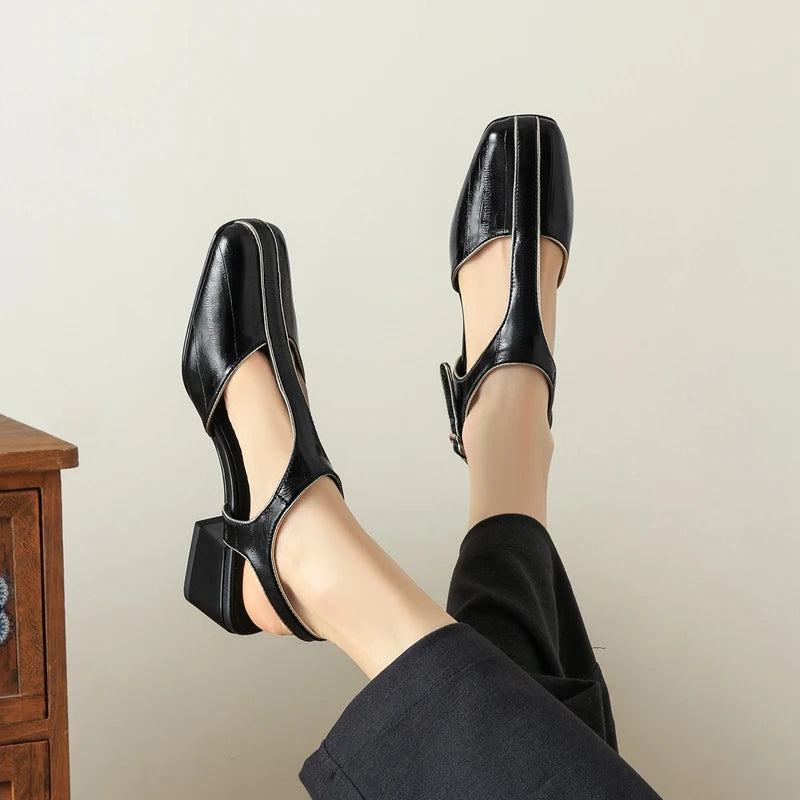 Signora T-Strap Sandals