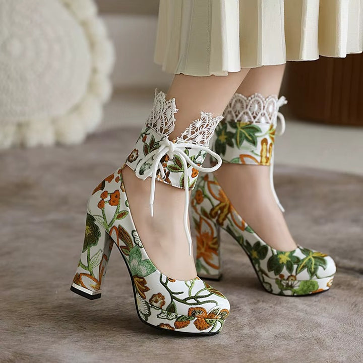 Giardina Floral Lace-Cuff Pumps