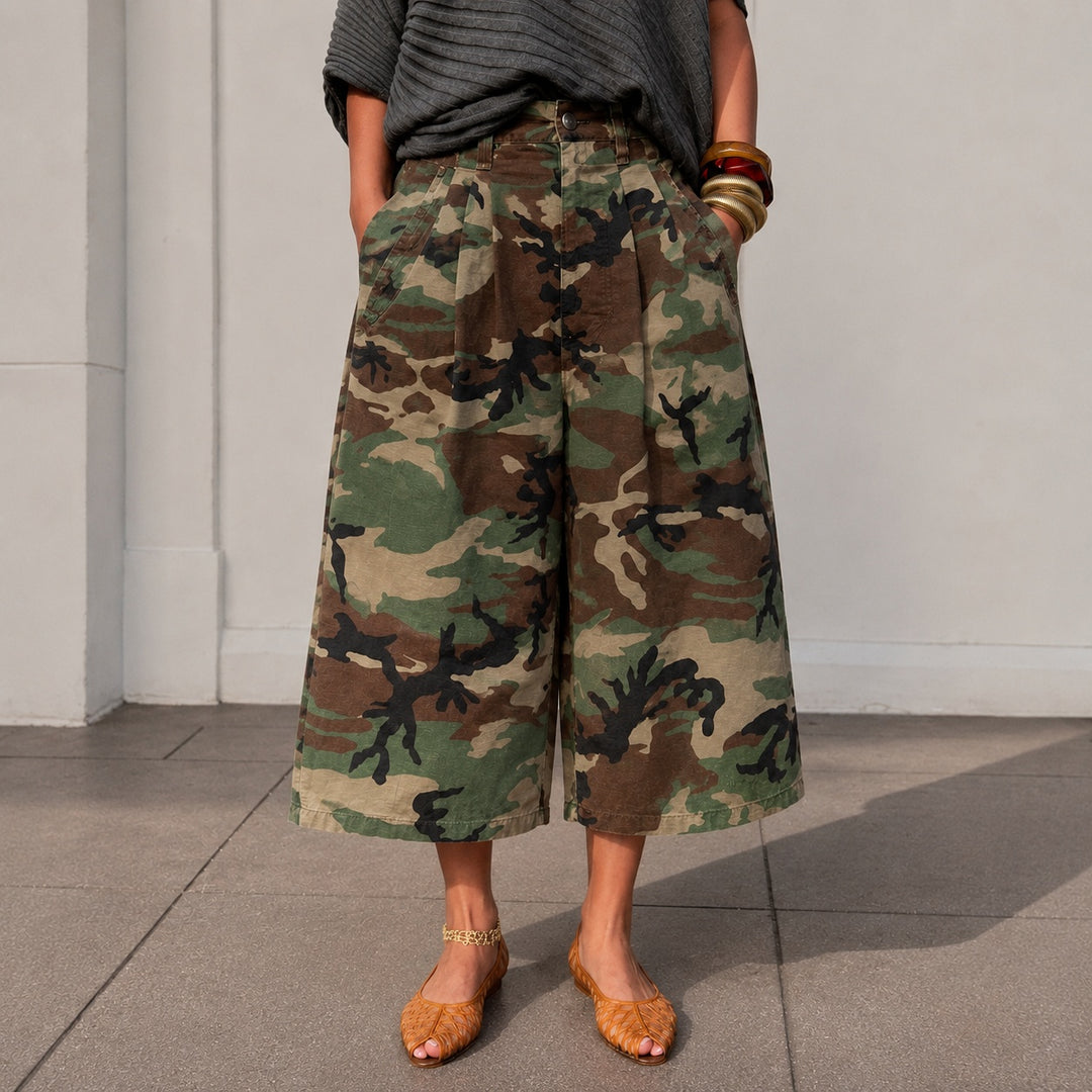 Pleatino Wide-Leg Cropped Trousers — ce_pivot_front_01
