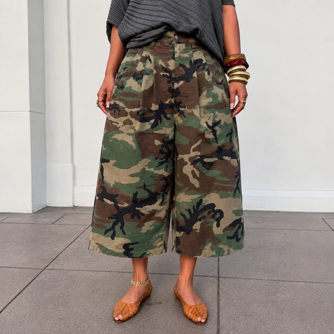 Pleatino Wide-Leg Cropped Trousers — ce_pivot_front_02