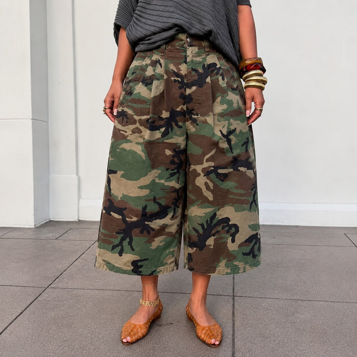 Pleatino Wide-Leg Cropped Trousers — ce_pivot_front_02